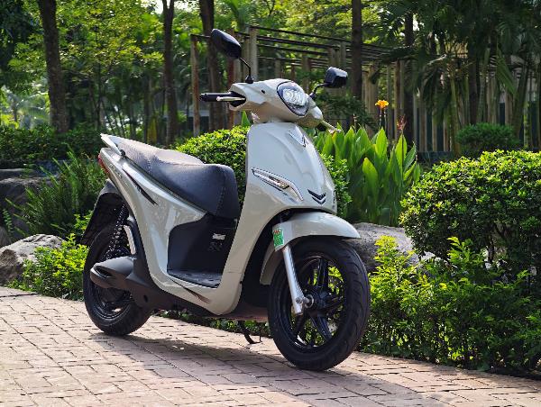 VinFast Feliz 2025: Xe máy điện đủ đẹp để đi làm, đủ khỏe để chạy dịch vụ - 1