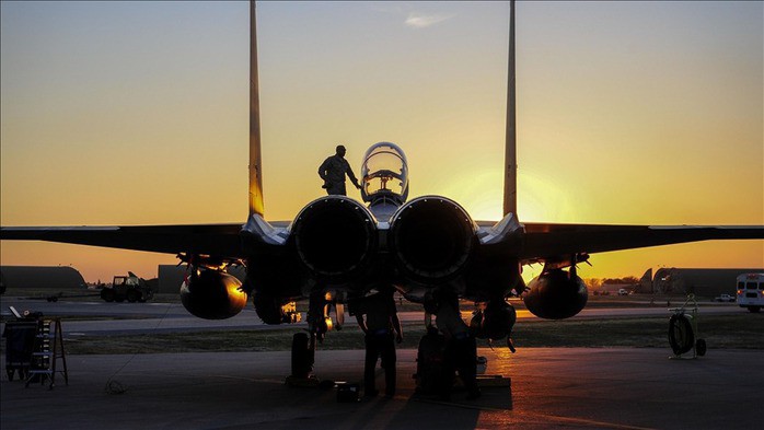 Mỹ mất gần 2 tỉ USD khí tài, kho tên lửa cạn dần giữa giao tranh với Iran - 1