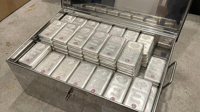 Giá bạc cũng rớt thảm trong vài ngày qua