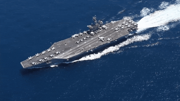 Trong bối cảnh căng thẳng Mỹ-Iran leo thang với chiến dịch Cơn thịnh nộ dữ dội (Epic Fury) của Mỹ, Lực lượng Vệ binh Cách mạng Hồi giáo Iran (IRGC) ngày 28/2/2026 thông báo đã phóng 4 tên lửa đạn đạo đánh trúng tàu sân bay USS Abraham Lincoln – một tàu sân bay lớp Nimitz đang hoạt động ở Biển Ả Rập.