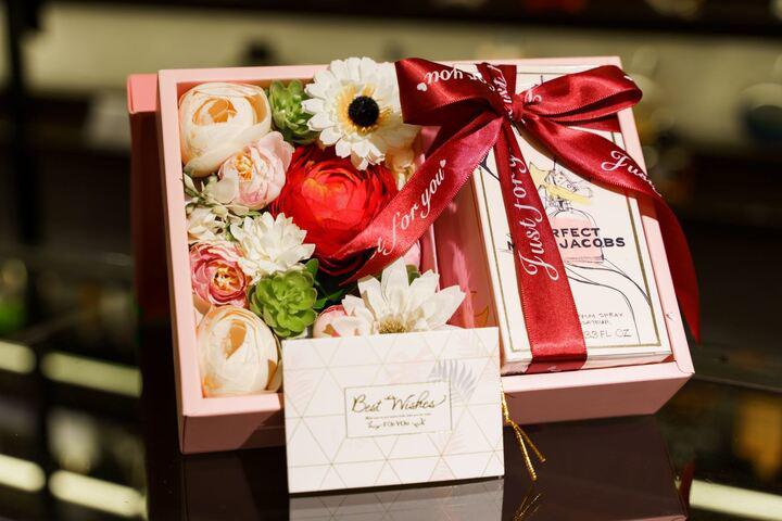 Món quà 8/3 ý nghĩa vượt xa giá trị vật chất.