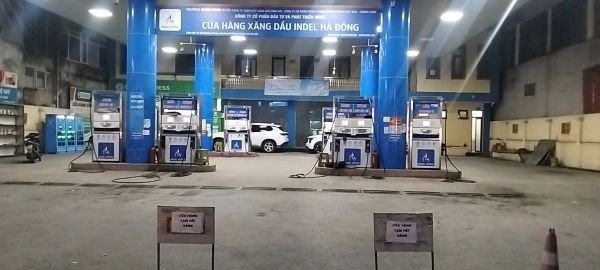 Cây xăng tại Hà Đông tạm thời "hết xăng" chiều 5-3