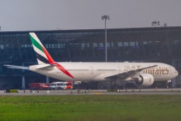 Cận cảnh máy bay 'nhà giàu' Trung Đông đang tránh chiến sự ở Nội Bài