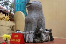 Bí ẩn tượng chó đá 400 tuổi giữa làng cổ Địch Đình