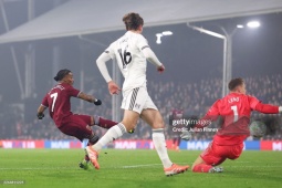 Video bóng đá Fulham - West Ham: Tỏa sáng đúng lúc, 3 điểm quan trọng (Ngoại hạng Anh)