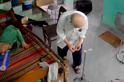 Clip cụ ông 95 tuổi  ' chịu trận '  khi vợ giận dỗi khiến dân mạng ngưỡng mộ