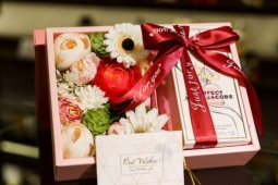 Gợi ý quà 8/3 ý nghĩa cho mẹ, vợ, người yêu năm 2026