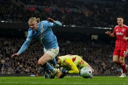 Man City giận dữ vì trọng tài bỏ qua 3 quả penalty, bàn gỡ hòa đến từ pha phạm lỗi