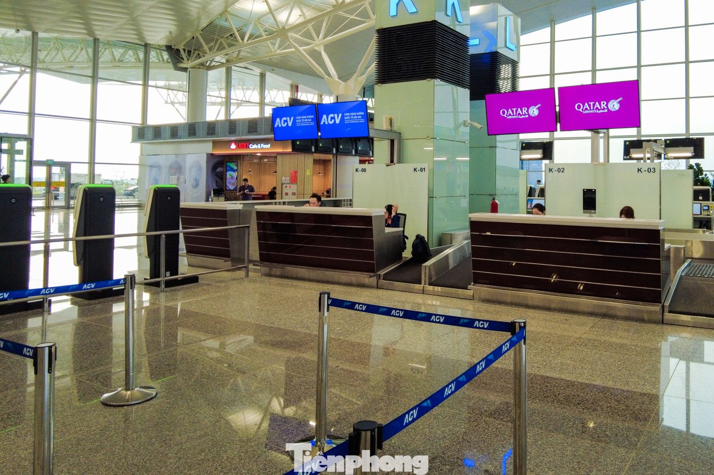 Cận cảnh máy bay 'nhà giàu' Trung Đông đang tránh chiến sự ở Nội Bài - 7