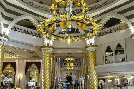 Nhà giàu Dubai sống trong hầm trú ẩn triệu đô