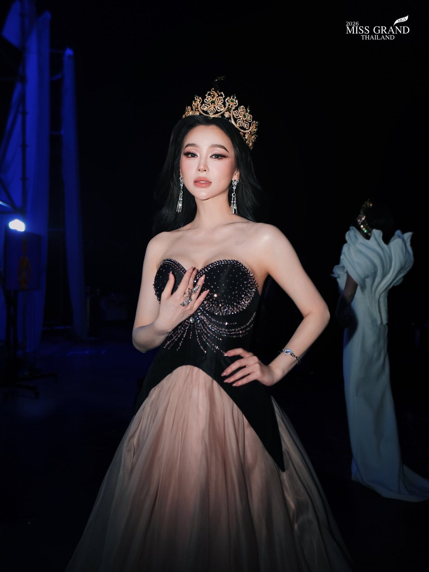 Thí sinh Hoa hậu Hòa bình Thái Lan bị chỉ trích - 8