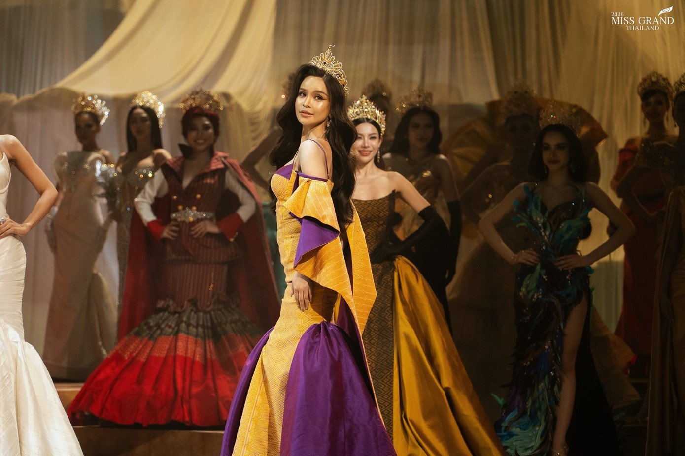 Thí sinh Hoa hậu Hòa bình Thái Lan bị chỉ trích - 18