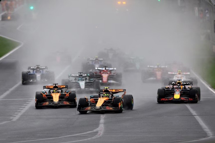 Cuộc đua năm 2025 diễn ra trong điều kiện ẩm ướt