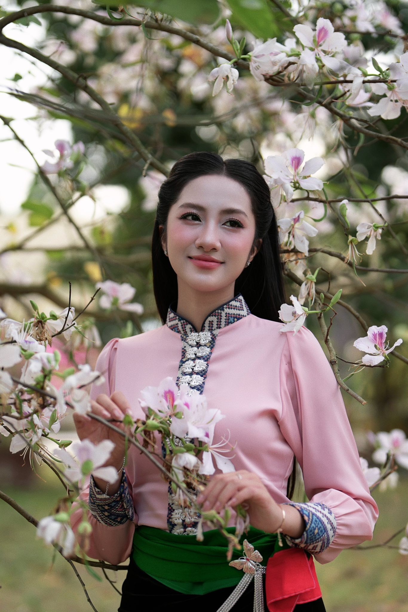 Dàn người đẹp du Xuân dịp đầu năm: Hoa hậu Hà Trúc Linh có hành trình ý nghĩa - 5