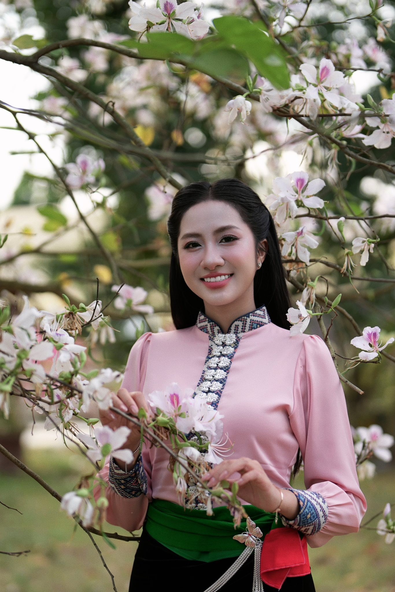 Dàn người đẹp du Xuân dịp đầu năm: Hoa hậu Hà Trúc Linh có hành trình ý nghĩa - 4