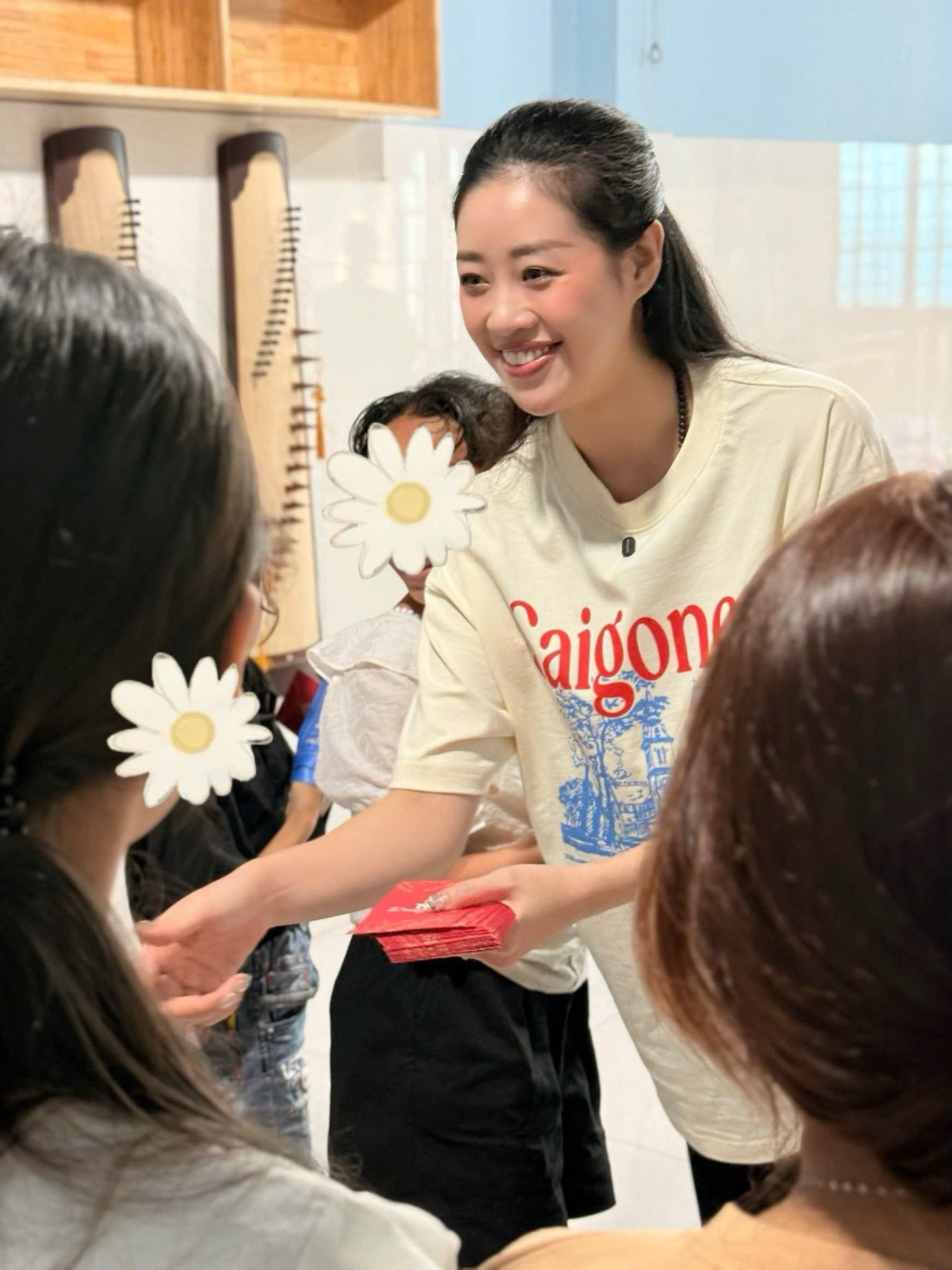 Dàn người đẹp du Xuân dịp đầu năm: Hoa hậu Hà Trúc Linh có hành trình ý nghĩa - 11