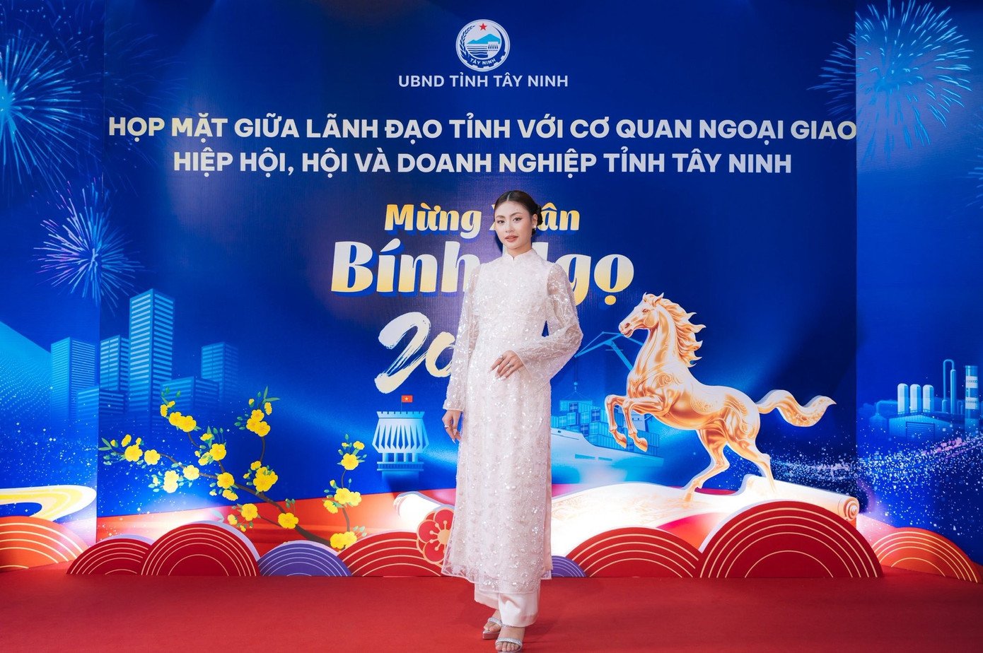 Hoa hậu Hoàn vũ Việt Nam 2023 Bùi Xuân Hạnh vinh dự góp mặt tại chương trình Họp mặt giữa lãnh đạo tỉnh với cơ quan ngoại giao, hiệp hội, hội và doanh nghiệp tỉnh Tây Ninh - Mừng Xuân Bính Ngọ 2026 do UBND tỉnh Tây Ninh tổ chức.