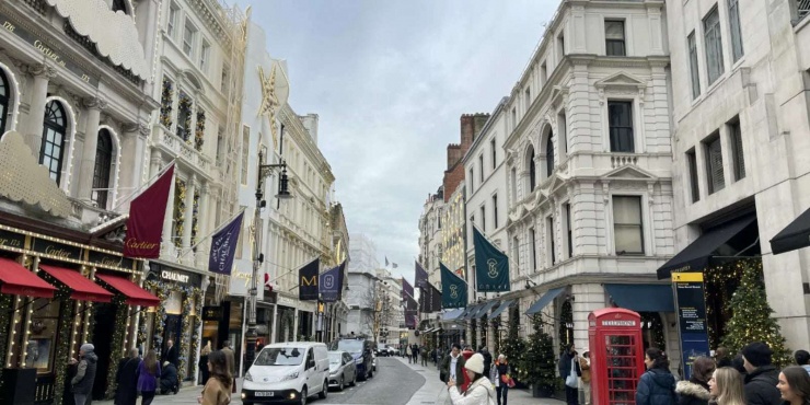 New Bond Street là biểu tượng cho quyền lực tiêu dùng của giới siêu giàu