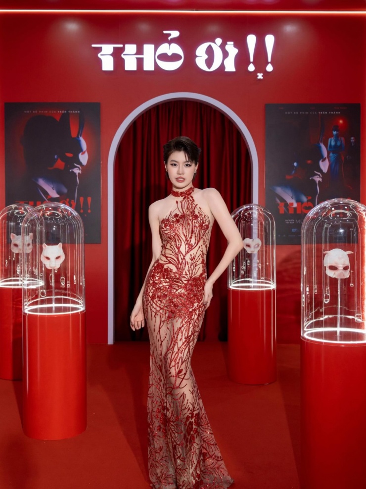 PV : Chị nghĩ thế nào về vai Nhật Hạ trong phim? Nhân vật này giống với khác chị như thế nào ở ngoài đời?