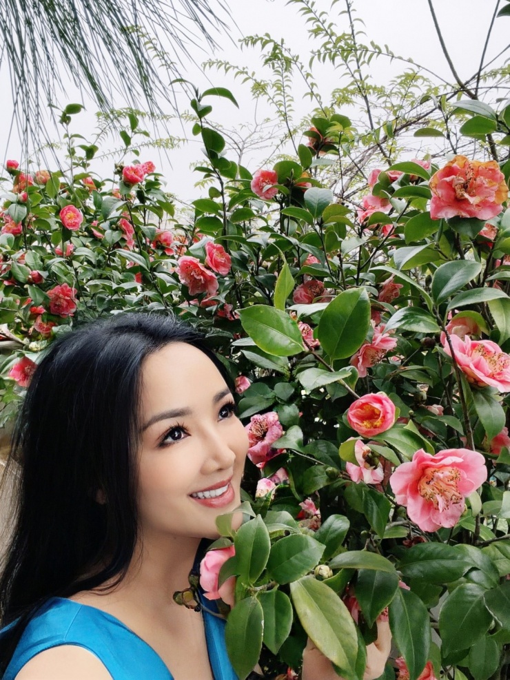 Khu vườn trĩu quả ngoài ban công của Giáng My - 7