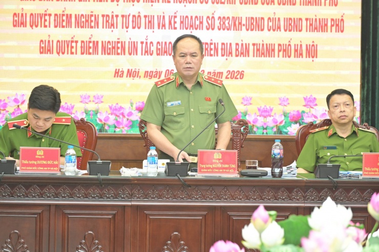Trung tướng Nguyễn Thanh Tùng chỉ đạo tại hội nghị.