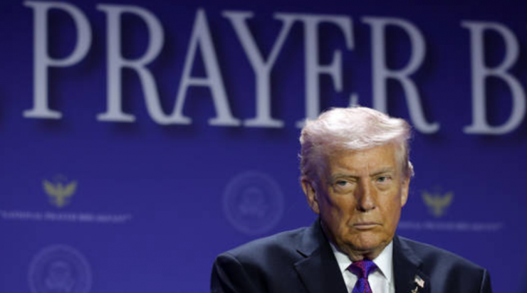 Ông Trump đòi Iran đầu hàng vô điều kiện.