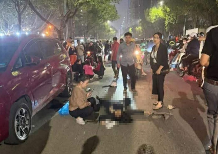 Vụ tai nạn khiến 3 người lái&nbsp;xe máy bị thương, có nạn nhân bị thương nặng đã được đưa đi cấp cứu.