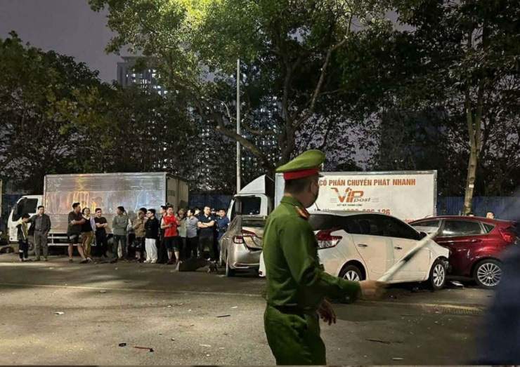 Lực lượng chức năng nhanh chóng có mặt để phân luồng giao thông, điều tra, làm rõ nguyên nhân và thương vong trong vụ tai nạn.