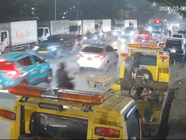 Ôtô đâm liên hoàn 9 xe trên đường Hà Nội