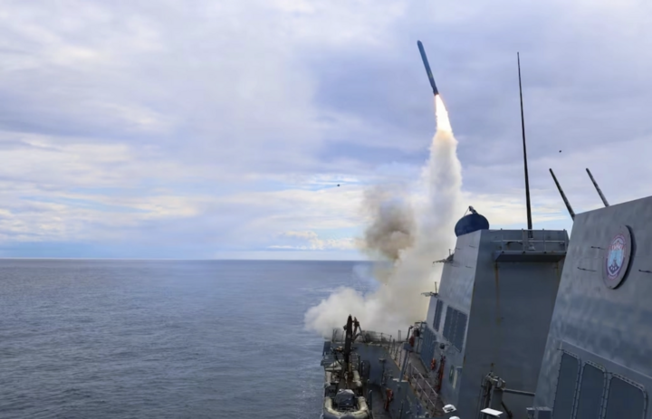 Mỹ tuyên bố đánh chìm hơn 30 tàu của Iran kể từ khi bắt đầu cuộc xung đột - 1