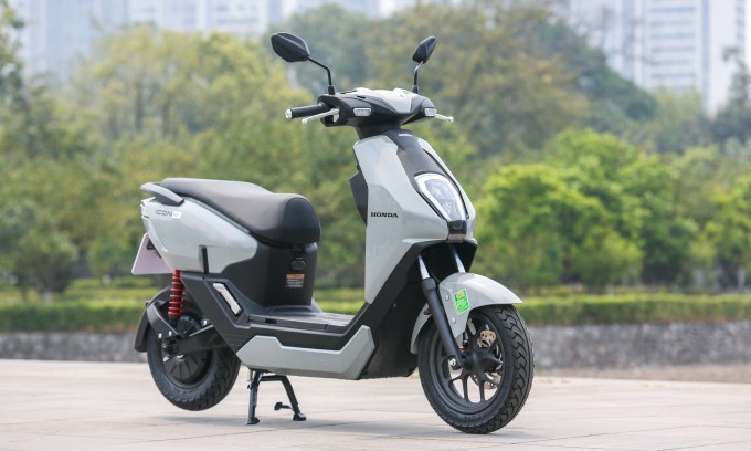 Honda ICON e: lăn bánh tại Hà Nội. Ảnh: Lương Dũng