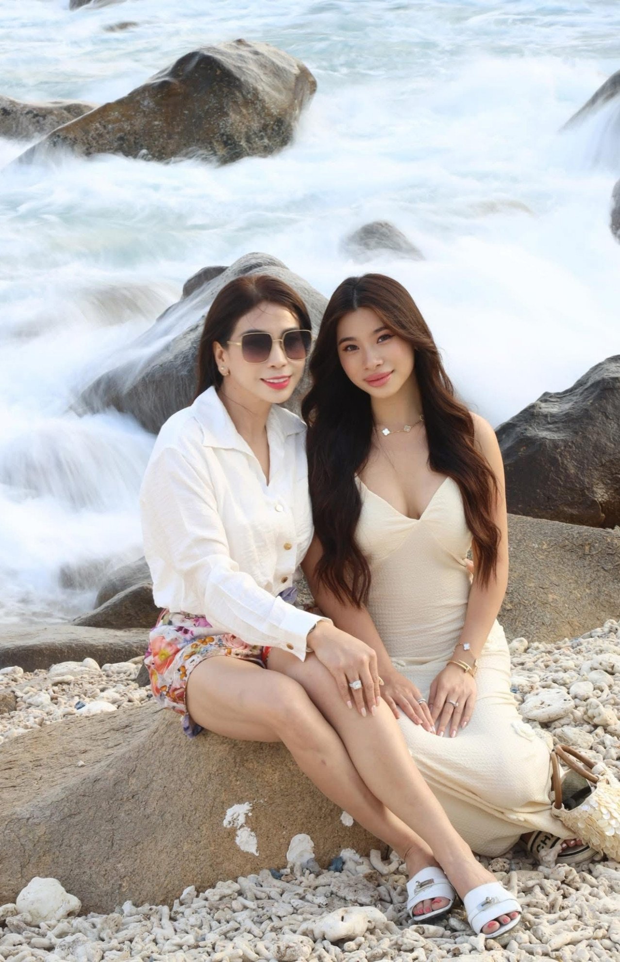 Diễn viên Lý Hương và con gái Jessica Lý.&nbsp;