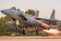 Thế giới - Tên lửa hàng độc của Israel: Phóng lên rìa không gian rồi quật thẳng xuống Iran