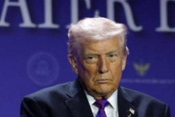 Ông Trump yêu cầu Iran đầu hàng vô điều kiện