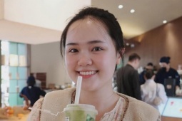 Ảnh sao 6/3: Vợ cầu thủ Duy Mạnh gọi mình là  ' cô gái quê mùa ' 