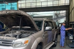 Đi đăng kiểm, chủ xe máy dầu mừng rơi nước mắt vượt qua cửa ải 'đạp thốc ga'