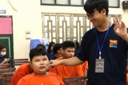 Phía sau học bổng 12 tỷ của chủ nhân Huy chương Bạc AI quốc tế