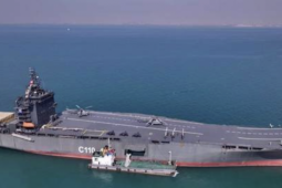 Thế giới - Khoảnh khắc Mỹ tung đòn tập kích tàu sân bay không người lái của Iran