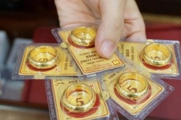 Chốt giá vàng hôm nay ngày 6/3 đồng loạt giảm rất mạnh