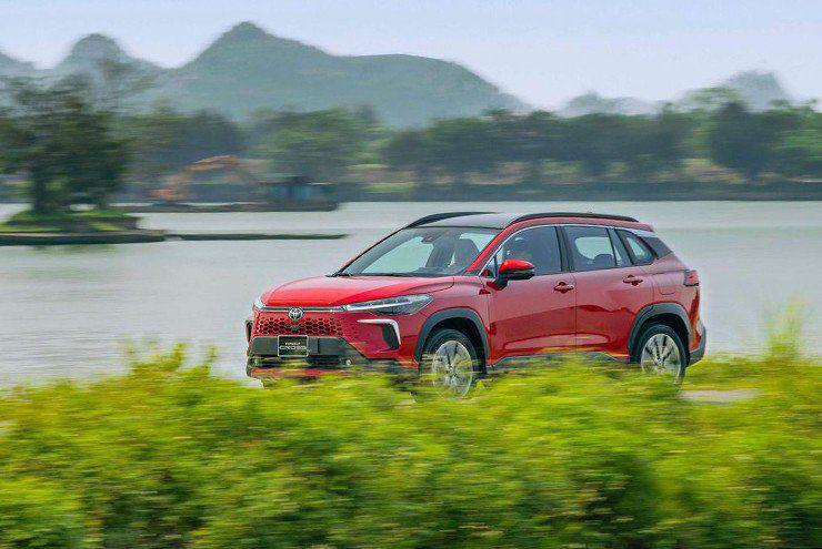 Giá xe Toyota Corolla Cross lăn bánh kèm ưu đãi tháng 3/2026 - 8