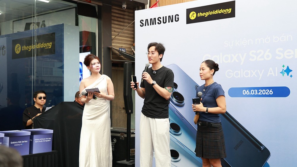 Rương Công Nghệ và Tròn Mama hào hứng chia sẻ những ưu điểm đáng tiền của Galaxy S26 Series