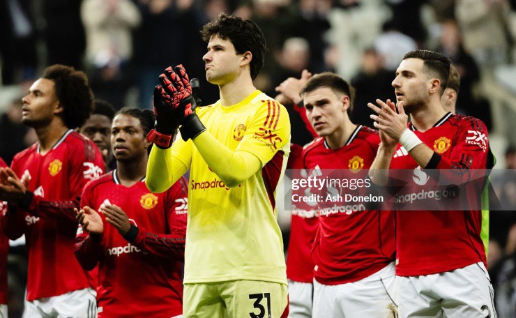 Senne Lammens cùng MU thua đau Newcastle