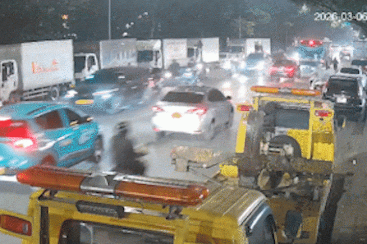 Ôtô đâm liên hoàn 9 xe trên đường Hà Nội