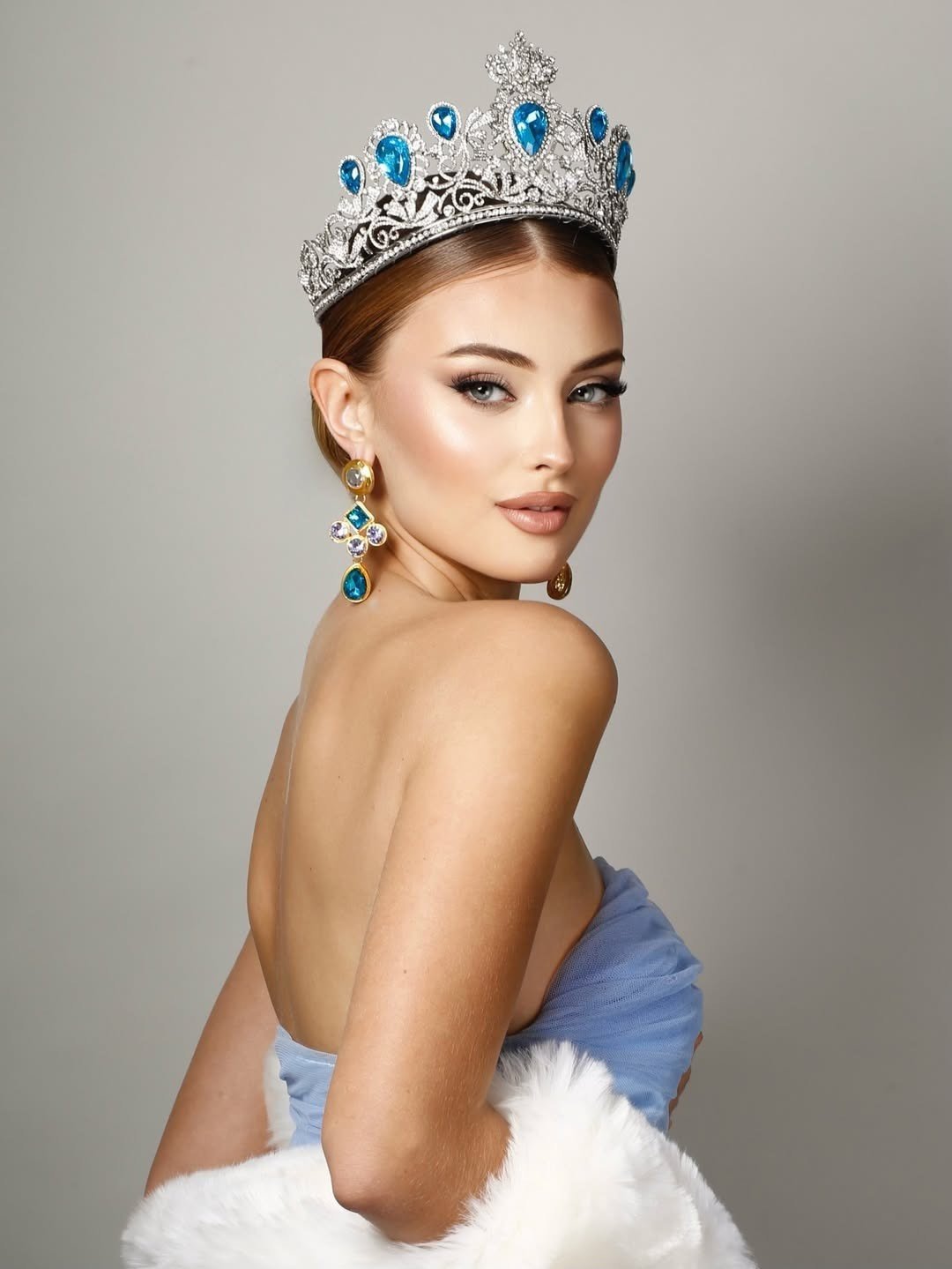 Đại diện Tây Ban Nha - Nelly Maryniuk là ứng viên nổi bật của khu vực châu Âu. Người đẹp 20 tuổi, có chiều cao ấn tượng 1,83 m. Cô là người mẫu, trợ lý bán hàng và đang theo học tiếp viên hàng không.