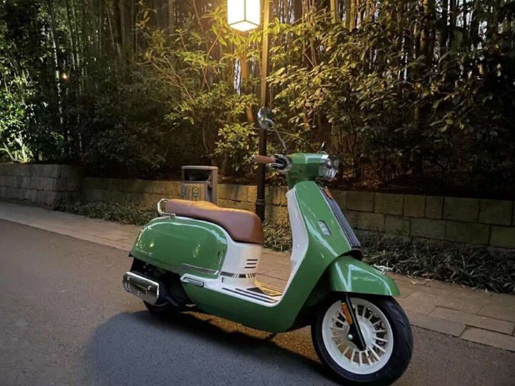 Xe ga cổ điển gây sốt với trang bị hiện đại thách thức Vespa, SH - 1