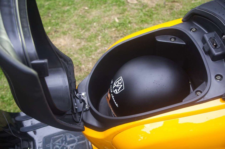 Xe ga cổ điển gây sốt với trang bị hiện đại thách thức Vespa, SH - 5