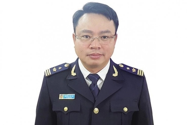 Cán bộ hải quan 'ăn bớt' của sếp 800 triệu đồng doanh nghiệp hối lộ