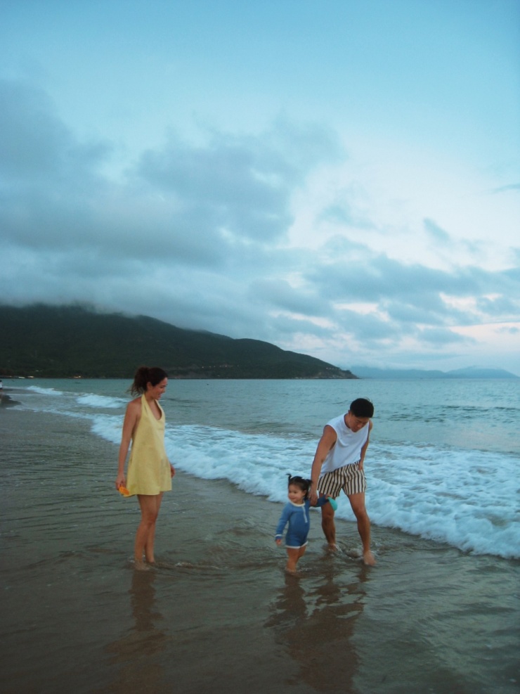 Sao Thái mê nước dừa, khen bánh căn Nha Trang - 1
