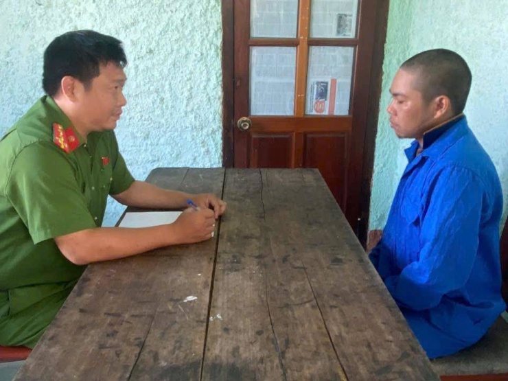 Cơ quan Công an làm việc với đối tượng Tạ Quốc Hùng.