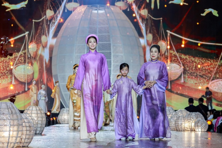 Bộ sưu tập của Trần Thiện Khánh. Video: Hoàng Dung